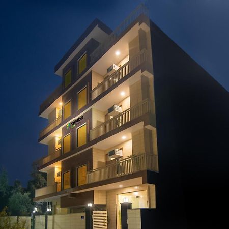 Treebo Elite Corporate, Sector 62 Hotel Noida Buitenkant foto