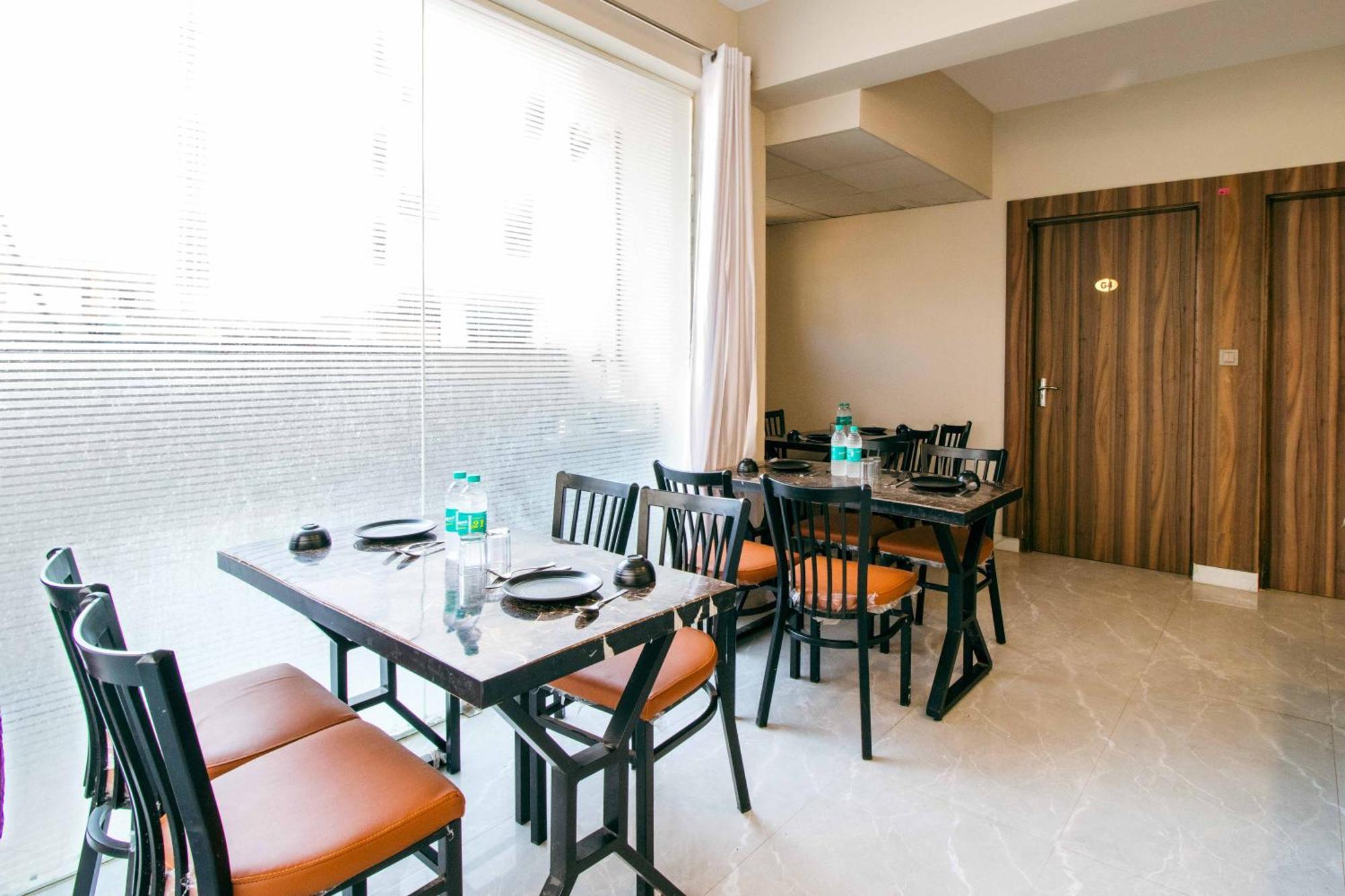 Treebo Elite Corporate, Sector 62 Hotel Noida Buitenkant foto