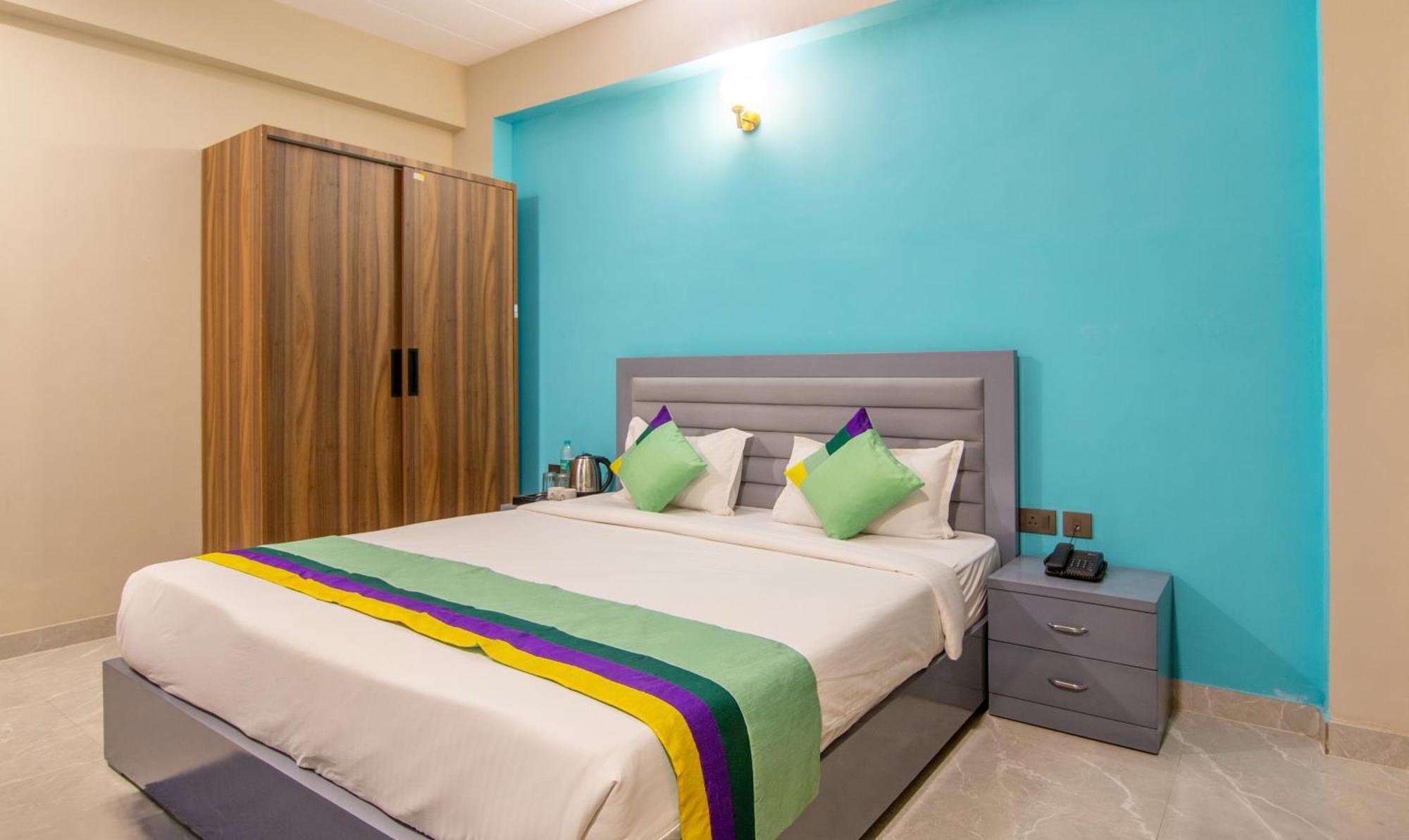 Treebo Elite Corporate, Sector 62 Hotel Noida Buitenkant foto