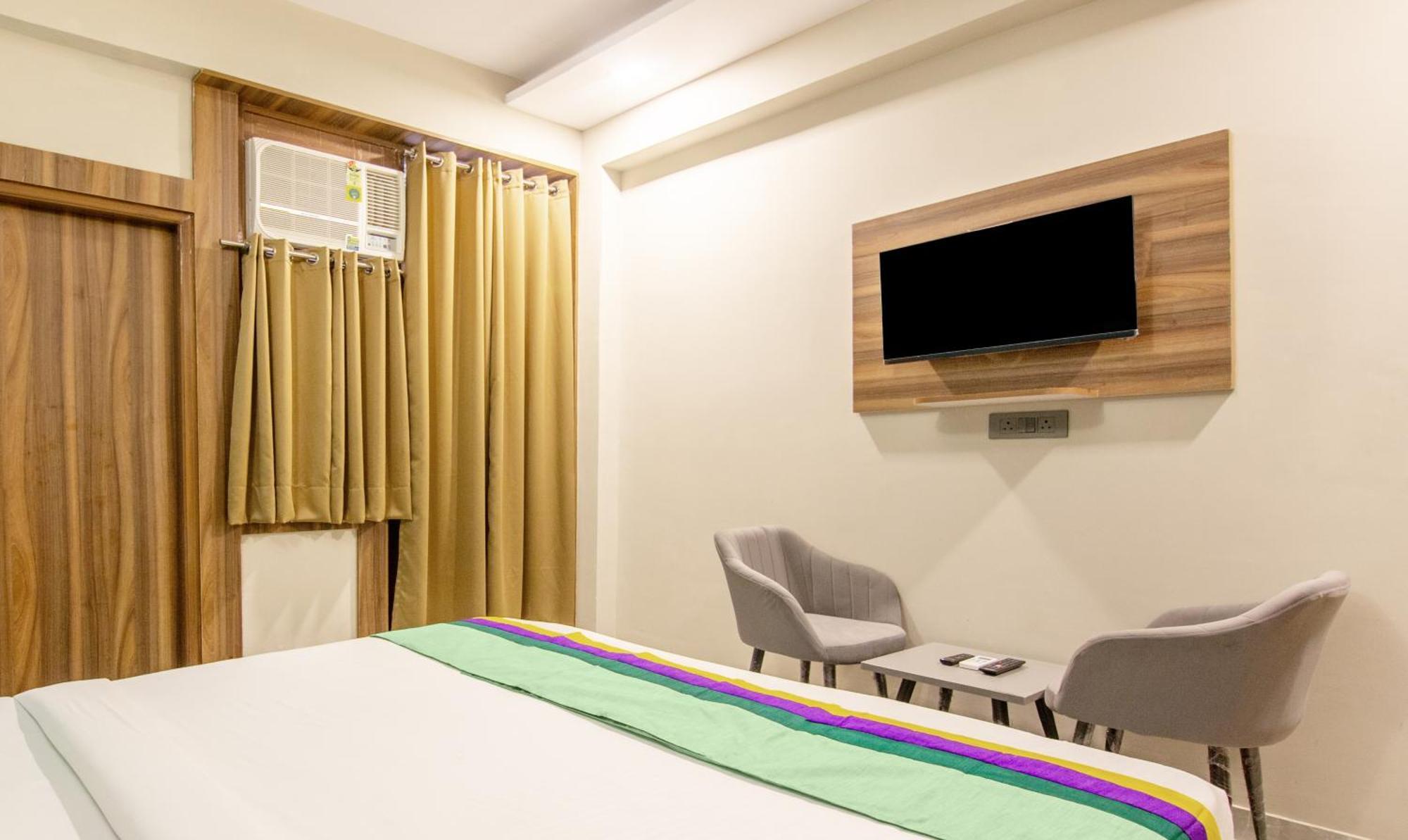 Treebo Elite Corporate, Sector 62 Hotel Noida Buitenkant foto