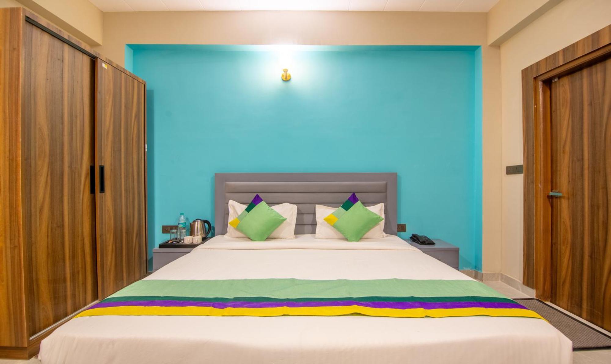 Treebo Elite Corporate, Sector 62 Hotel Noida Buitenkant foto