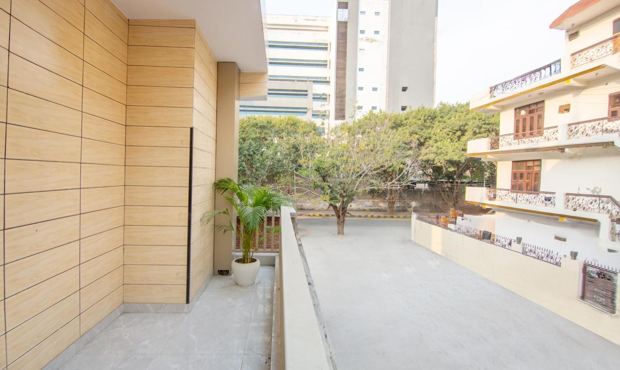 Treebo Elite Corporate, Sector 62 Hotel Noida Buitenkant foto